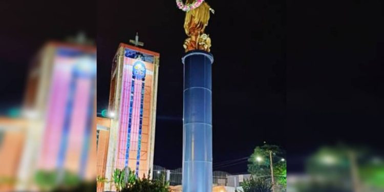 Igreja em Brasília reproduz tradicional coração realizada em Roma