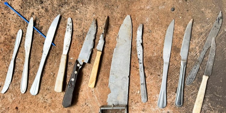 Operação com pessoas em situação de rua apreende 12 facas na Asa Norte