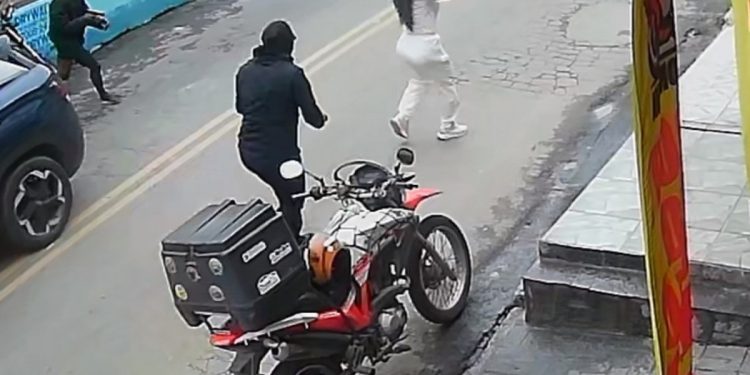 Saiba quantas vezes ex-rainha da Beija-Flor de bateria foi assaltada