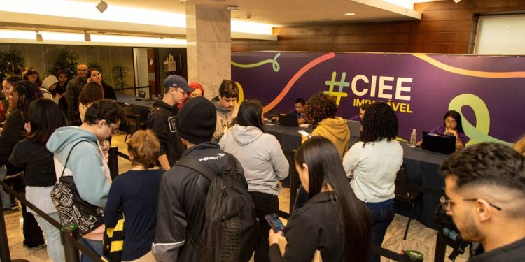 CIEE disponibiliza mais de 500 vagas de estágio para estudantes do DF