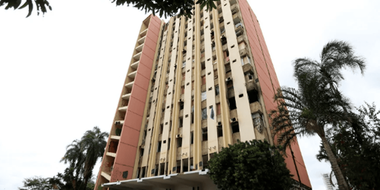 Por que o Exército pediu para suspender implosão de hotel em Brasília