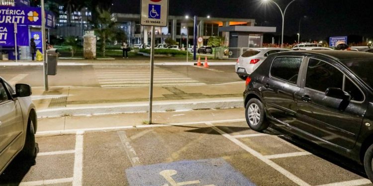 DF: vagas prioritárias terão novas regras e símbolos de acessibilidade