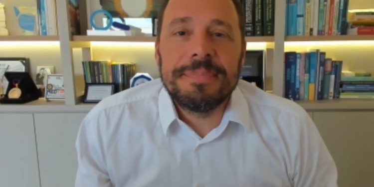 “Dengue ainda será desafio por décadas”, diz Julio Croda, da Fiocruz. Veja vídeo