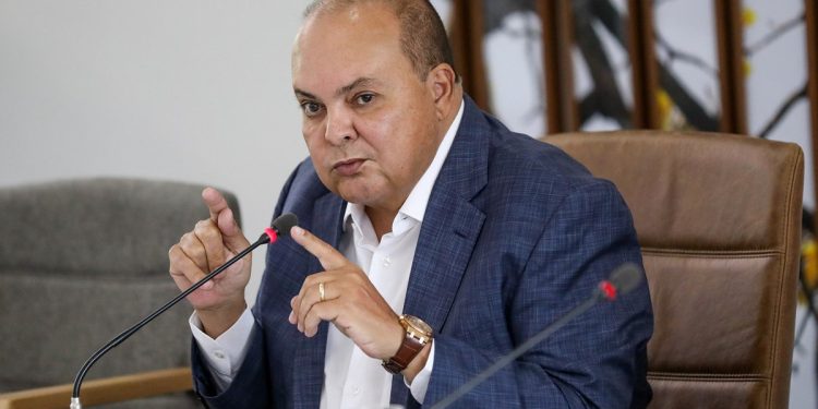 Ibaneis anuncia decreto para organizar gastos públicos em 2026