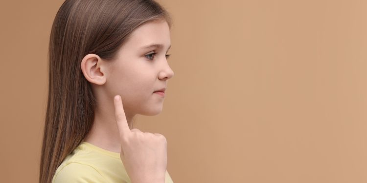 Crianças aprendem mesmo quando parecem distraídas, mostra estudo