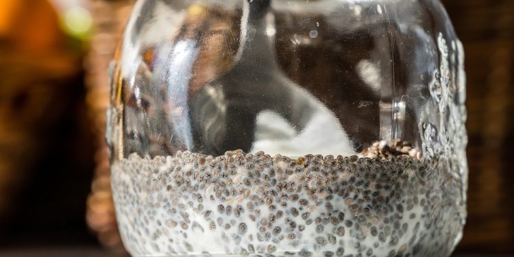 Nutricionista explica como usar chia para acelerar o emagrecimento