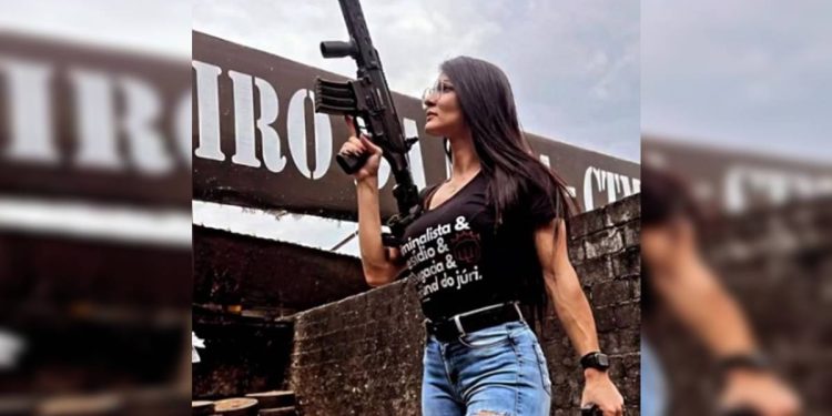 Quem é a “advogata” desalojada de cela para dar lugar a Bolsonaro