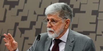 Ataque na Venezuela pegou Brasil de surpresa, diz Celso Amorim