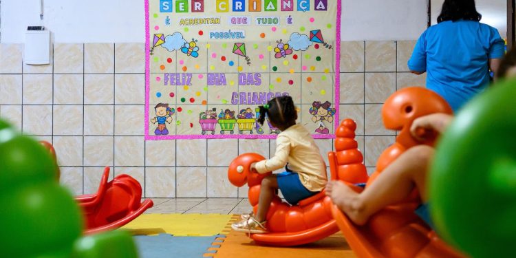 CLDF reajusta auxílio-alimentação e creche para R$ 2 mil e R$ 1,2 mil