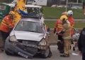 Acidente com caminhão e carro de passeio deixa um ferido na Epia Norte. Veja vídeo