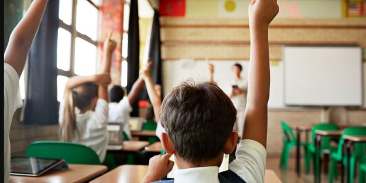 Estudantes têm última chance para se inscrever na rede pública; veja como