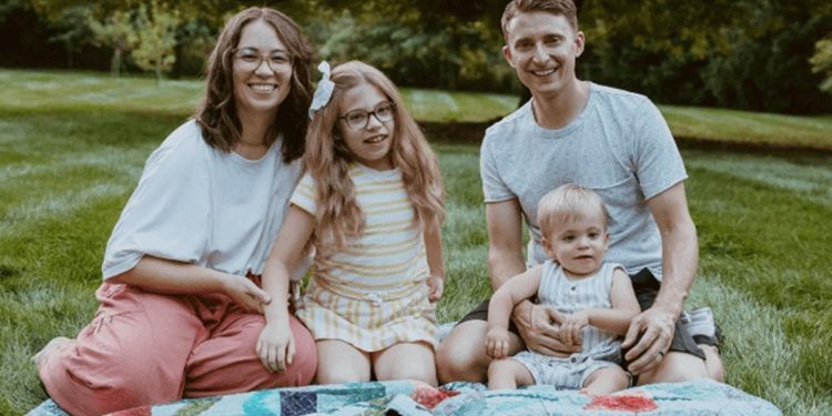 Pais descobrem demência de filha com sinal sutil: “Parou de desenhar”