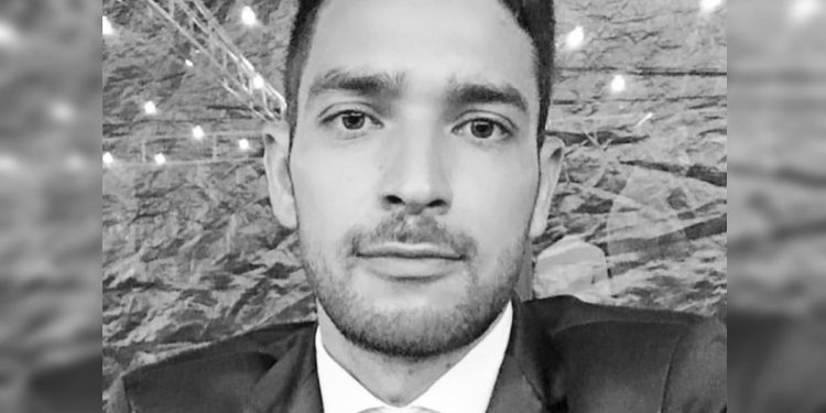 Professor encontrado morto em parada de ônibus do DF será enterrado no Piauí