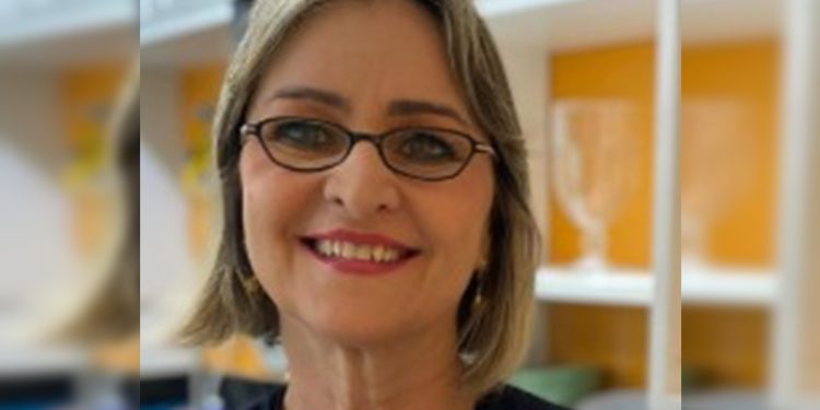 Saiba quem era a mulher morta a facadas pelo filho em apartamento no DF