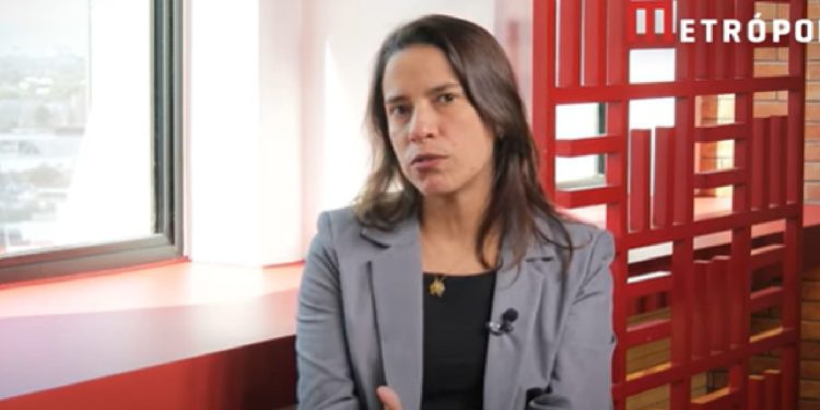 Deputado protocola pedido de impeachment de Raquel Lyra