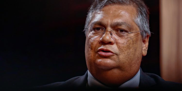 Dino manda à PF relatório sobre irregularidades na Associação Moriá