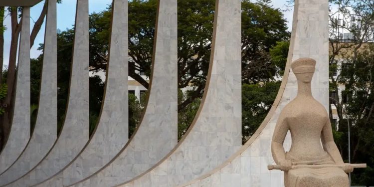 Servidores do DF recebem até R$ 330 mil por mês com penduricalhos