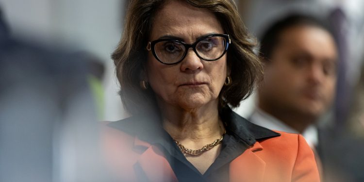 Damares propõe agravar pena de assassinos após caso Pedro Turra