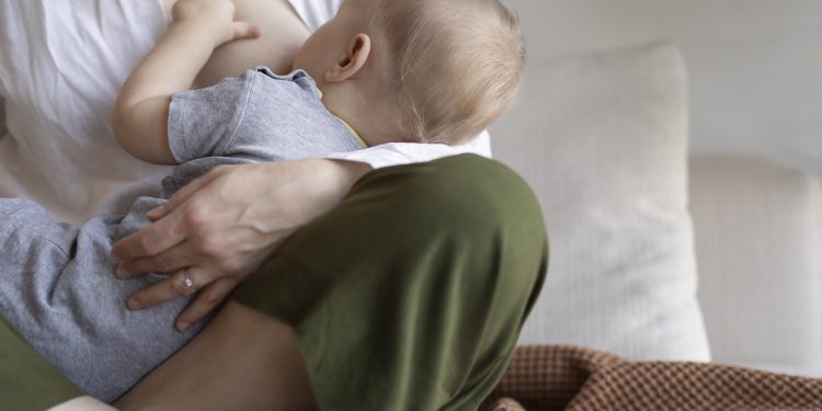 Carnaval e amamentação: como curtir a folia com tranquilidade