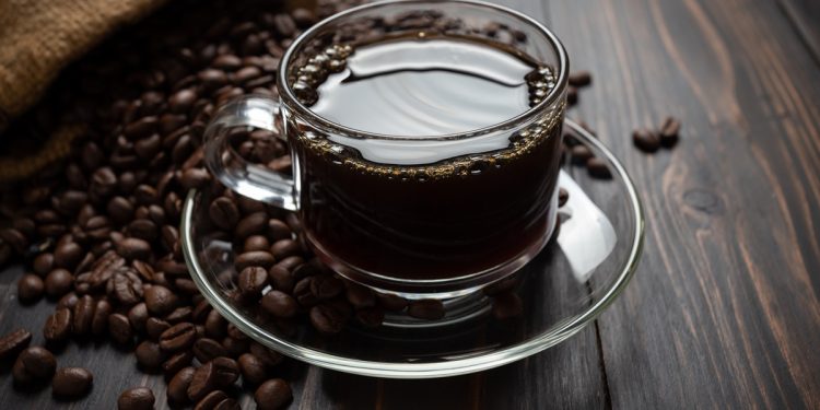 Consumir café diariamente pode reduzir o risco de demência, diz estudo