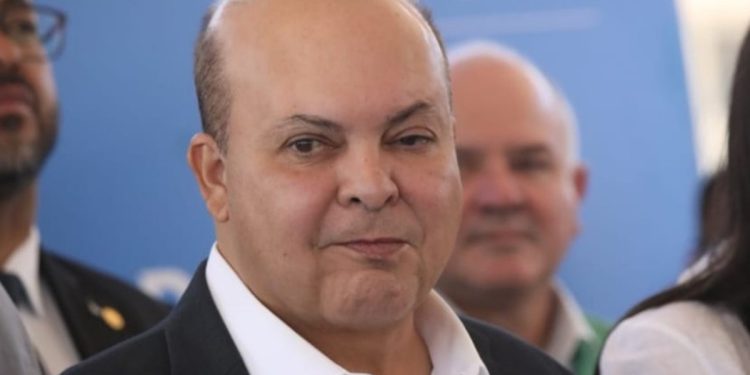 “Estou limpo”, diz Ibaneis sobre pedidos de impeachment na CLDF