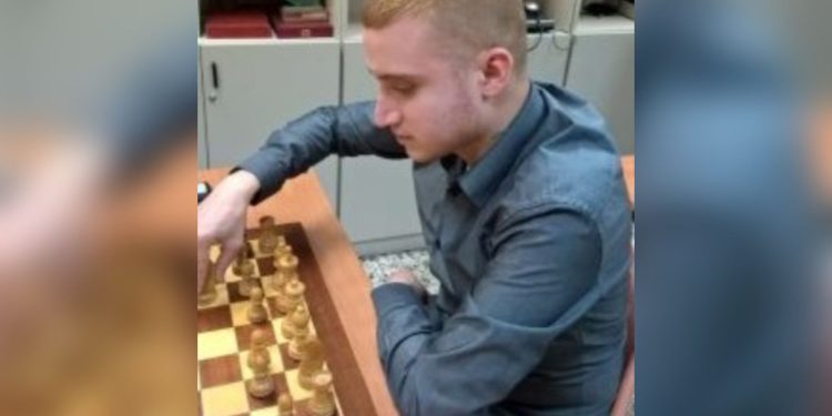 Quem é o campeão de xadrez que deu golpe em investidor de criptomoeda