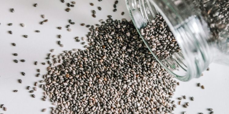 Chia: como a semente pode ajudar na produção de colágeno da pele