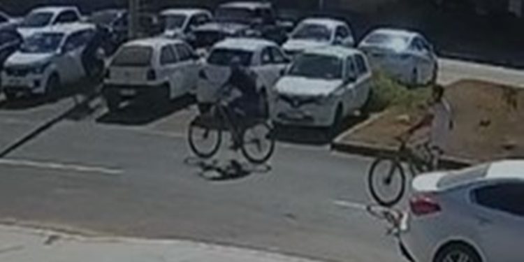 “Gangue da bicicletinha” furta 20 carros em estacionamentos do DF