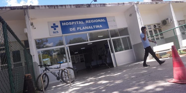 Motorista de van envolvida em acidente com 5 mortes passa por cirurgia. Veja vídeo