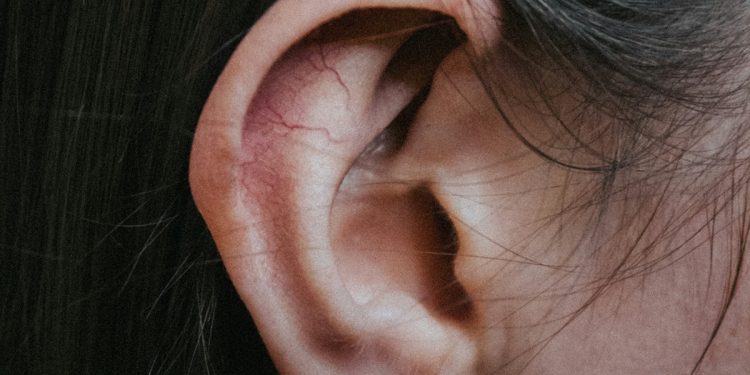 Cirurgiã explica por que é importante corrigir a má-formação na orelha