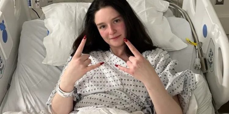 Universitária tem sintomas de tumor cerebral confundidos com estresse