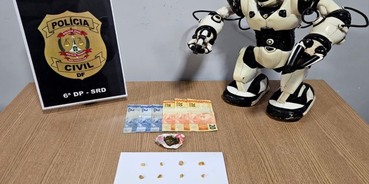 Traficante escondia crack em robô de brinquedo do neto