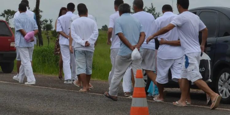 Quem são os 14 detentos foragidos do primeiro saidão do ano no DF