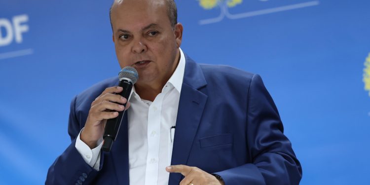 “Não é questão de apoio ao meu governo, é de dar sobrevivência ao BRB”, diz Ibaneis sobre projeto de lei