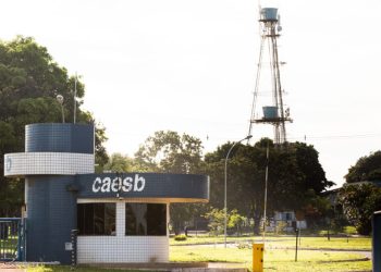 Multas aplicadas pela Caesb são questionadas na Justiça pela DPDF