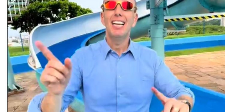 Nunes Marques suspende afastamento de prefeito tiktoker