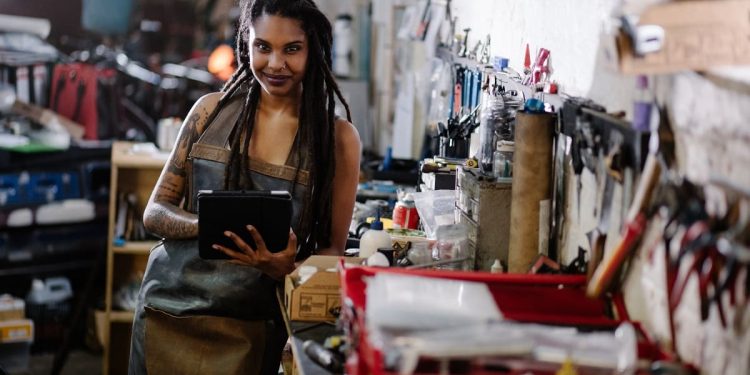 Mulheres empreendedoras poderão ter crédito facilitado no DF. Entenda