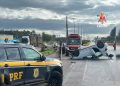 Dupla fica ferida após carro capotar em rodovia do DF