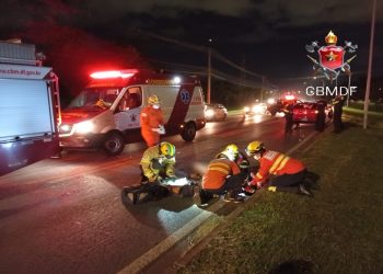 Homem é socorrido inconsciente após ser atropelado na DF-001
