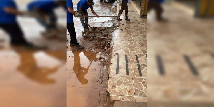 Ceilândia inicia força-tarefa após chuvas alagarem ruas da região. Vídeo