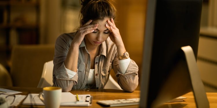 Decisões de trabalho estão entre as mais estressantes, mostra estudo