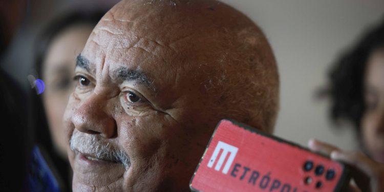 Deputado do PT diz que governo federal não quer federalizar BRB