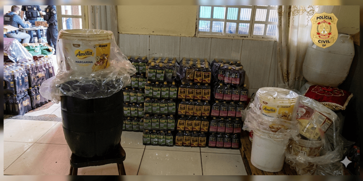 Mel falsificado: duas toneladas são apreendidas em fábrica fake no DF. Veja vídeo