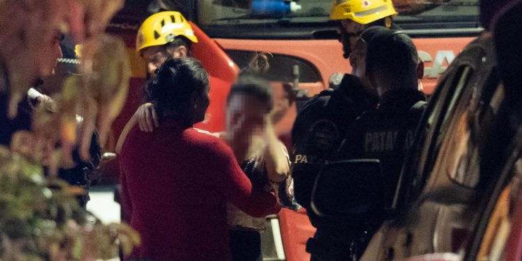 “Não faz isso com nosso bebê”, gritou mulher mantida refém com filho