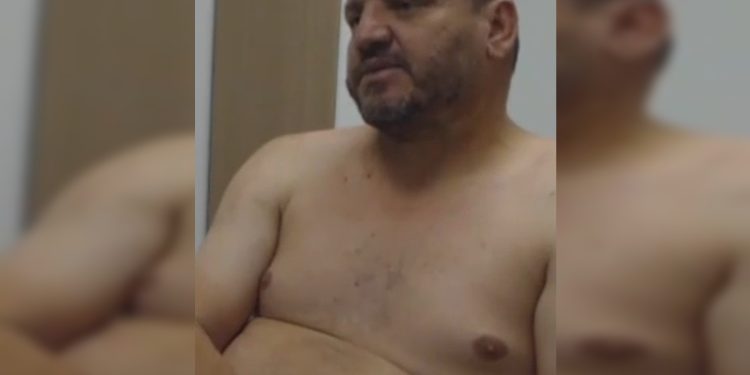 Feminicida detalha como matou ex e levou corpo a DP: “Empurrei a faca”. Veja vídeo