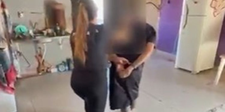 Filha enfrenta pai e impede esfaqueamento da mãe em Luziânia. Veja vídeo