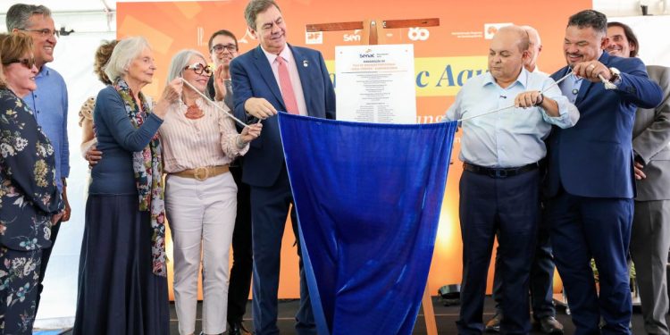 Ibaneis inaugura polo de educação do Senac na Candangolândia
