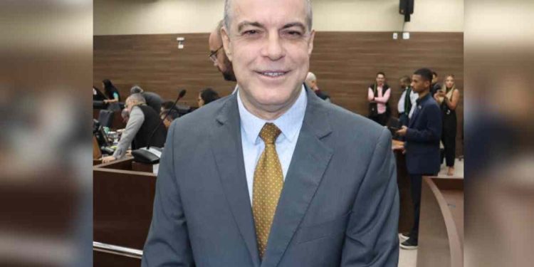 Desembargador que criticou pensão a vítima de violência ganhou R$ 1,1 milhão em 2025