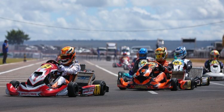 Acelerando novamente: Kartódromo de Brasília reabre com corridas eletrizantes