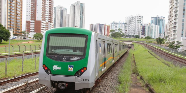 Servidores do Metrô-DF suspendem greve até 15 de abril